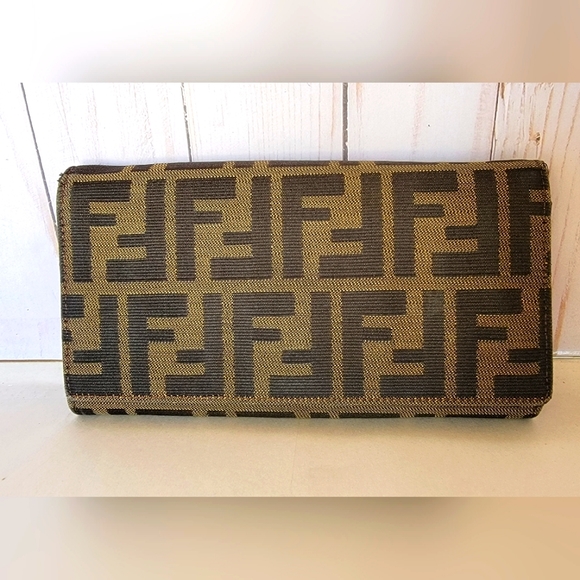 Fendi Handbags - Fendi wallet